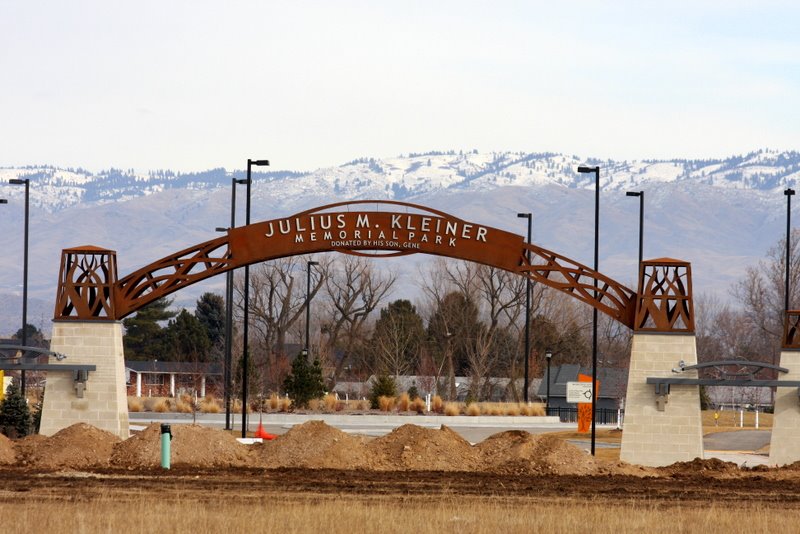 A Picture of an arc which reads Julius M. Kleiner Memorial Park