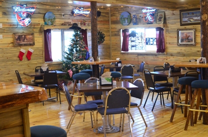 A picture of an empty dinning room